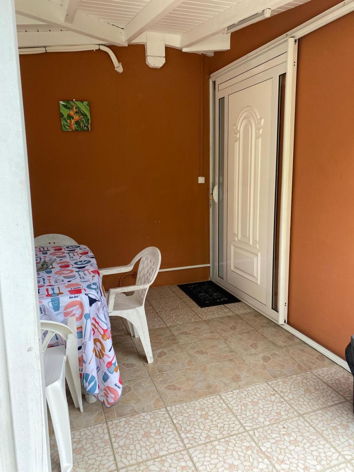 Aquaverde Eco Et Confort- Bas De Villa Avec Jardin Et Parking Le Gosier  Exterior photo